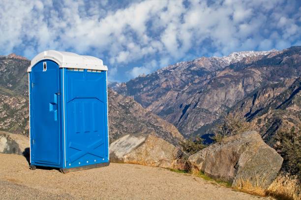 Best Portable toilet rental cost  in Dyersville, IA