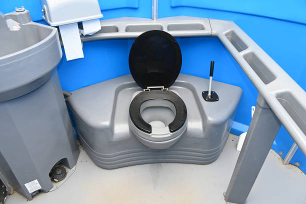 Best Construction site porta potty rental  in Dyersville, IA
